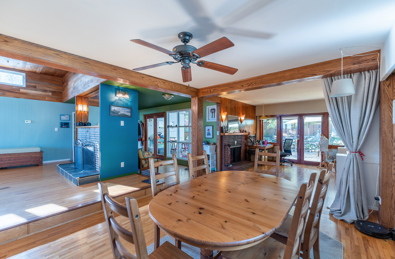 COZY FAMILY HOME IN THE HEART OF AMBLESIDE- 1488 Palmerston Avenue, West Vancouver